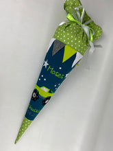 Laden Sie das Bild in den Galerie-Viewer, Schultüte Monstertruck Stoff inkl. Papprohling 70 cm oder 85 cm ST163 & ST164