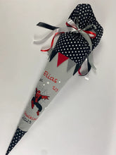 Laden Sie das Bild in den Galerie-Viewer, Schultüte Spider-Man aus Stoff inkl. Papprohling 70 cm oder 85 cm ST041 & ST042