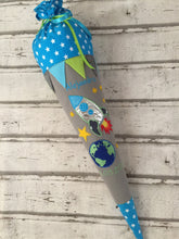 Laden Sie das Bild in den Galerie-Viewer, Schultüte Rakete aus Stoff inkl. Papprohling 70 cm oder 85 cm ST271 & ST272
