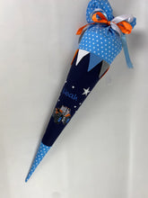 Laden Sie das Bild in den Galerie-Viewer, Schultüte Traktor aus Stoff inkl. Papprohling 70 cm oder 85 cm ST251 & ST252