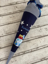 Laden Sie das Bild in den Galerie-Viewer, Schultüte VW Bulli aus Stoff inkl. Papprohling 70 cm oder 85 cm ST221 & ST222