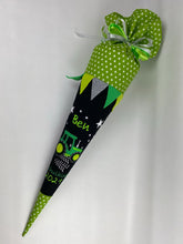 Laden Sie das Bild in den Galerie-Viewer, Schultüte Traktor aus Stoff inkl. Papprohling 70 cm oder 85 cm ST177 & ST178