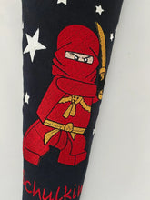 Laden Sie das Bild in den Galerie-Viewer, Schultüte Ninja/ Ninjago Stoff inkl. Papprohling 70cm oder 85 cm ST159 & ST160