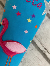 Laden Sie das Bild in den Galerie-Viewer, Schultüte Flamingo aus Glitzer Stoff inkl. Papprohling 70 cm oder 85 cm ST211 & ST212
