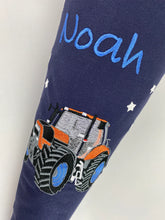 Laden Sie das Bild in den Galerie-Viewer, Schultüte Traktor aus Stoff inkl. Papprohling 70 cm oder 85 cm ST251 & ST252