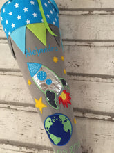 Laden Sie das Bild in den Galerie-Viewer, Schultüte Rakete aus Stoff inkl. Papprohling 70 cm oder 85 cm ST271 & ST272