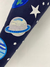 Laden Sie das Bild in den Galerie-Viewer, Schultüte Weltraum und Planeten aus Stoff inkl. Papprohling 70 cm oder 85 cm ST061 & ST062