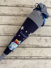 Laden Sie das Bild in den Galerie-Viewer, Schultüte VW Bulli aus Stoff inkl. Papprohling 70 cm oder 85 cm ST221 & ST222