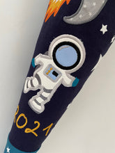 Laden Sie das Bild in den Galerie-Viewer, Schultüte Rakete Weltraum aus Stoff inkl. Papprohling 70 cm oder 85 cm ST049 & ST050