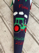 Laden Sie das Bild in den Galerie-Viewer, Schultüte Traktor aus Stoff inkl. Papprohling 70 cm oder 85 cm ST173 & ST174