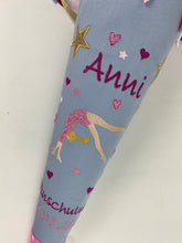 Laden Sie das Bild in den Galerie-Viewer, Schultüte Turnerin aus Stoff inkl. Papprohling 70 cm oder 85 cm ST099 & ST100