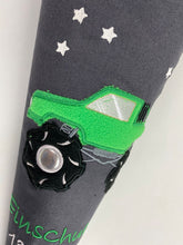 Laden Sie das Bild in den Galerie-Viewer, Schultüte Monstertruck Stoff inkl. Papprohling 70 cm oder 85 cm ST201 & ST202
