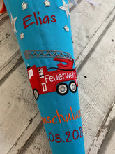 Laden Sie das Bild in den Galerie-Viewer, Schultüte Feuerwehr aus Stoff inkl. Papprohling 70 cm oder 85 cm ST217 & ST218