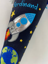 Laden Sie das Bild in den Galerie-Viewer, Schultüte Rakete und Erde aus Stoff inkl. Papprohling 70 cm oder 85 cm ST171 & ST172