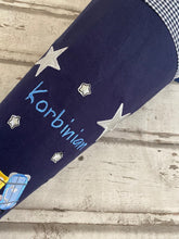 Laden Sie das Bild in den Galerie-Viewer, Schultüte VW Bulli aus Stoff inkl. Papprohling 70 cm oder 85 cm ST221 & ST222