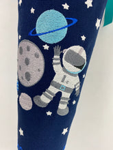 Laden Sie das Bild in den Galerie-Viewer, Schultüte Weltraum/ Astronaut aus Stoff inkl. Papprohling 70 cm oder 85 cm ST039 & ST040