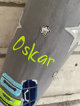 Laden Sie das Bild in den Galerie-Viewer, Schultüte VW Bulli aus Stoff inkl. Papprohling 70 cm oder 85 cm ST059 & ST060