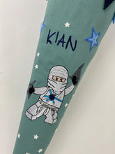Laden Sie das Bild in den Galerie-Viewer, Schultüte Ninja aus Stoff inkl. Papprohling 70 cm oder 85 cm ST000 & ST000