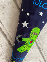Laden Sie das Bild in den Galerie-Viewer, Schultüte Ninjago Stoff inkl. Papprohling 70cm oder 85 cm ST227 & ST228