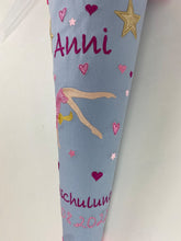 Laden Sie das Bild in den Galerie-Viewer, Schultüte Turnerin aus Stoff inkl. Papprohling 70 cm oder 85 cm ST099 & ST100