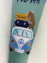 Laden Sie das Bild in den Galerie-Viewer, Schultüte VW Bulli aus Stoff inkl. Papprohling 70 cm oder 85 cm ST207 & ST208