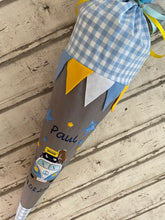 Laden Sie das Bild in den Galerie-Viewer, Schultüte VW Bulli aus Stoff inkl. Papprohling 70 cm oder 85 cm ST023 & ST024