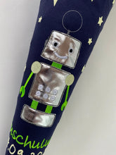 Laden Sie das Bild in den Galerie-Viewer, Schultüte Roboter aus Stoff inkl. Papprohling 70 cm oder 85 cm ST085 & ST086