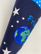 Laden Sie das Bild in den Galerie-Viewer, Schultüte Weltraum und Planeten aus Stoff inkl. Papprohling 70 cm oder 85 cm ST061 & ST062
