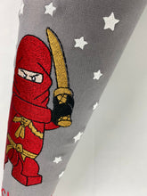 Laden Sie das Bild in den Galerie-Viewer, Schultüte Ninja Ninjago Stoff inkl. Papprohling 70 cm oder 85 cm ST117 & ST118