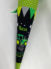 Laden Sie das Bild in den Galerie-Viewer, Schultüte Traktor aus Stoff inkl. Papprohling 70 cm oder 85 cm ST177 & ST178