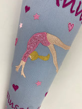 Laden Sie das Bild in den Galerie-Viewer, Schultüte Turnerin aus Stoff inkl. Papprohling 70 cm oder 85 cm ST099 & ST100