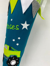 Laden Sie das Bild in den Galerie-Viewer, Schultüte Monstertruck Stoff inkl. Papprohling 70 cm oder 85 cm ST163 & ST164