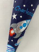 Laden Sie das Bild in den Galerie-Viewer, Schultüte Planeten Weltraum Rakete Stoff inkl. Papprohling 70cm oder 85 cm ST189 & ST190