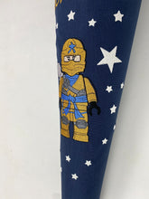 Laden Sie das Bild in den Galerie-Viewer, Schultüte Ninjago Stoff inkl. Papprohling 70 cm oder 85 cm ST157 & ST158