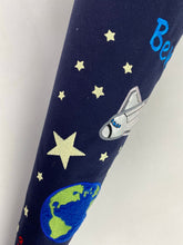 Laden Sie das Bild in den Galerie-Viewer, Schultüte Rakete Weltraum aus Stoff inkl. Papprohling 70 cm oder 85 cm ST239 & ST240