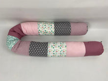Laden Sie das Bild in den Galerie-Viewer, Bettschlange/Lagerungshilfe Rosa/Grau/mintTraum *Patchwork* BS0004