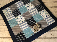 Laden Sie das Bild in den Galerie-Viewer, Babydecke/Krabbeldecke *Patchwork Affe* KRD3010