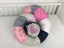 Laden Sie das Bild in den Galerie-Viewer, Bettschlange/Lagerungshilfe/Stillkissen rosa/Pink Traum *Patchwork* BS0023