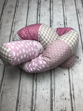 Laden Sie das Bild in den Galerie-Viewer, Bettschlange/Lagerungshilfe rosa/altrosa Patchwork* BS0025