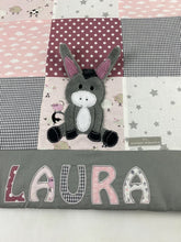 Laden Sie das Bild in den Galerie-Viewer, Babydecke/Krabbeldecke *Patchwork Eselchen* KRD3009