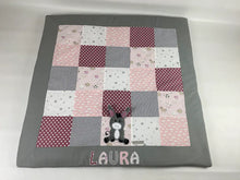 Laden Sie das Bild in den Galerie-Viewer, Babydecke/Krabbeldecke *Patchwork Eselchen* KRD3009
