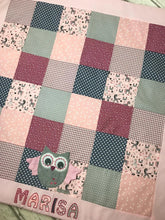 Laden Sie das Bild in den Galerie-Viewer, Babydecke/ Krabbeldecke *Patchwork Eule* KRD3003