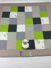 Laden Sie das Bild in den Galerie-Viewer, Babydecke/Krabbeldecke *Patchwork Schäfchen/Schaf* KRD3012