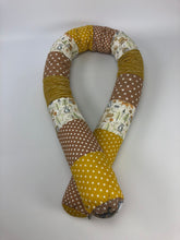Laden Sie das Bild in den Galerie-Viewer, Bettschlange/Lagerungshilfe/Patchwork* Senfgelb/sand BS0026