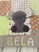 Laden Sie das Bild in den Galerie-Viewer, Babydecke/Krabbeldecke *Patchwork Elefant* KRD3013