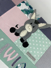 Laden Sie das Bild in den Galerie-Viewer, Babydecke/Krabbeldecke *Patchwork Eukalyptus/Esel* KRD3004