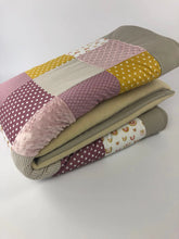 Laden Sie das Bild in den Galerie-Viewer, Babydecke/Krabbeldecke *Patchwork Esel oder Tier deiner Wahl * KRD3014