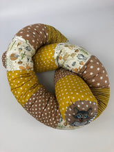 Laden Sie das Bild in den Galerie-Viewer, Bettschlange/Lagerungshilfe/Patchwork* Senfgelb/sand BS0026