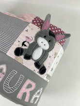 Laden Sie das Bild in den Galerie-Viewer, Babydecke/Krabbeldecke *Patchwork Eselchen* KRD3009