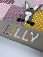 Laden Sie das Bild in den Galerie-Viewer, Babydecke/Krabbeldecke *Patchwork Esel oder Tier deiner Wahl * KRD3014
